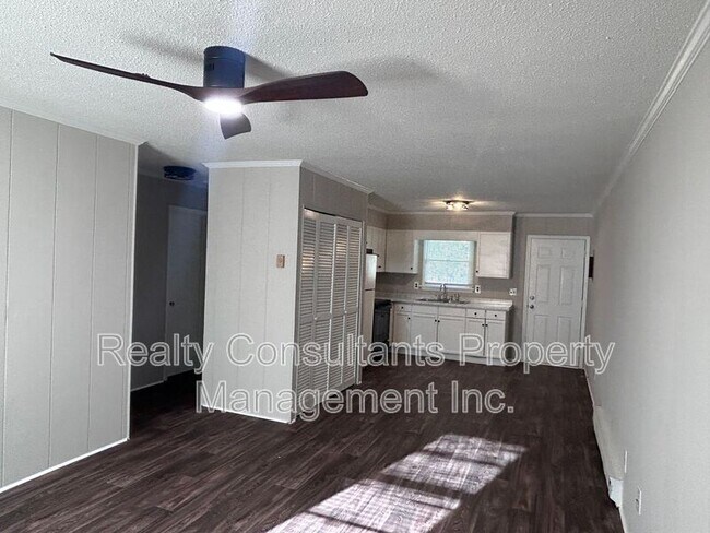 Building Photo - 115 Cox Ave