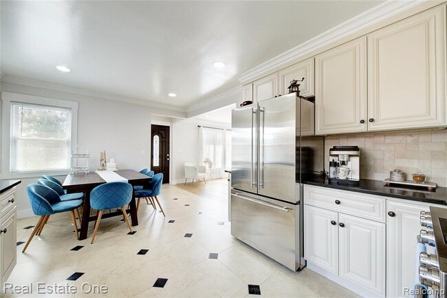 Building Photo - 8126 Dale St