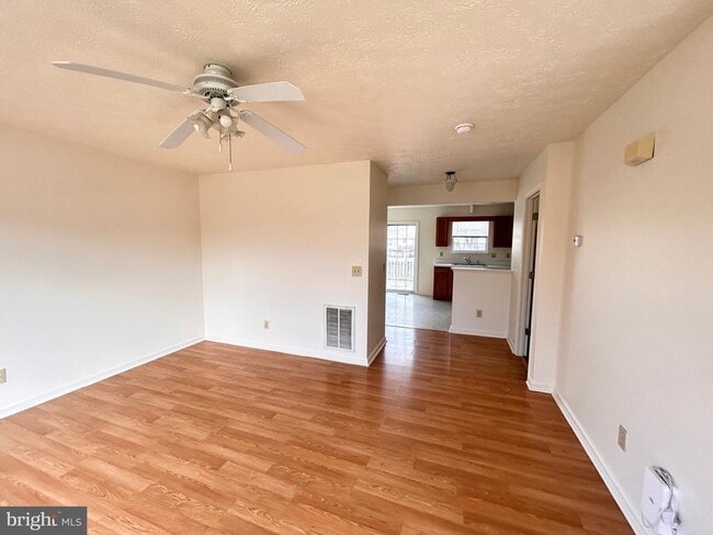 Building Photo - 209 Copperfield Ln