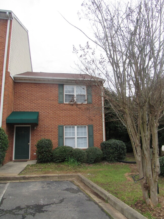 Building Photo - 101 College Heights Blvd