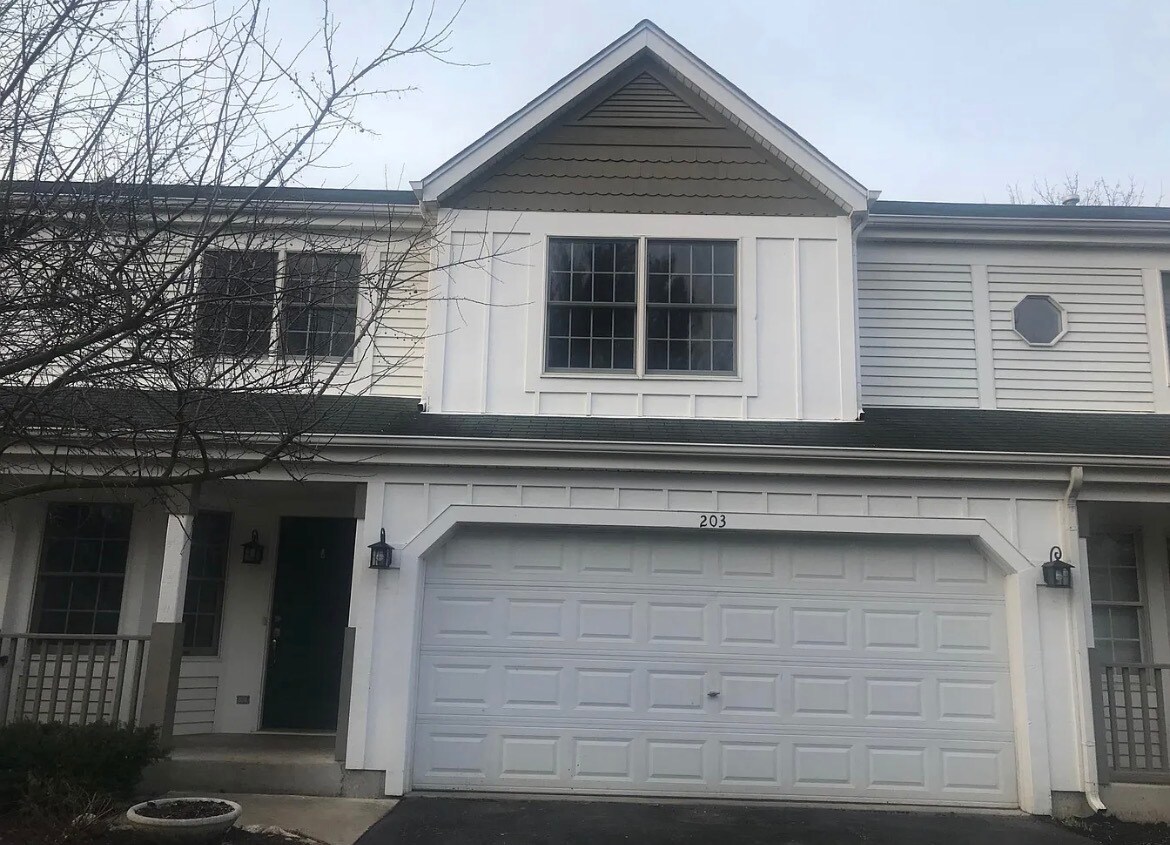 Building Photo - 203 Spring Point Dr