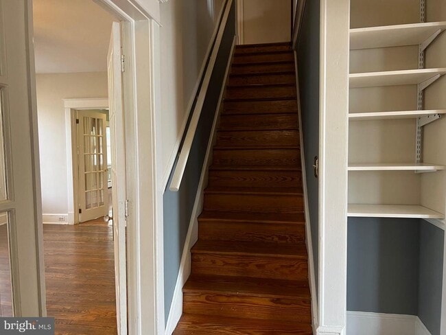 Building Photo - 2237 N Wakefield St