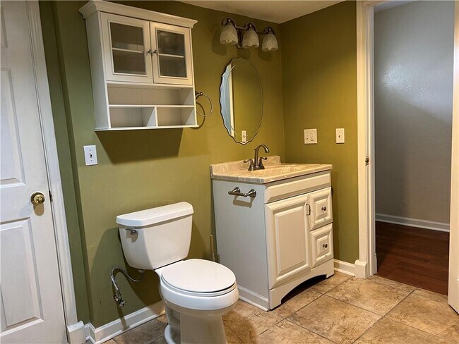 Building Photo - 515 Bonita Vista Dr