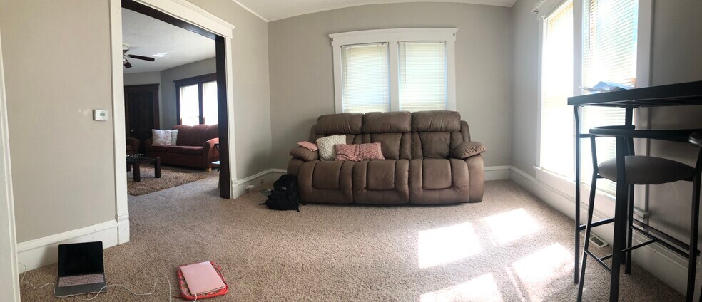 Foyer - 514 Walnut St