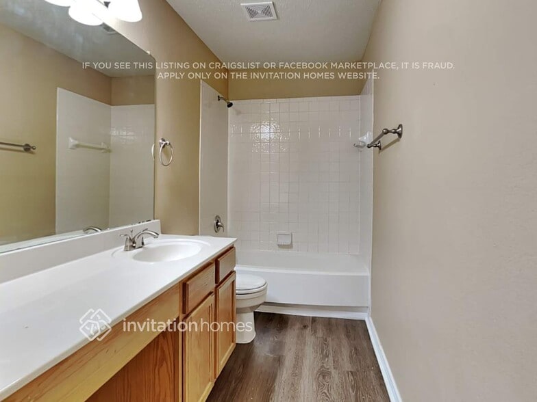 Building Photo - 2100 Collington Dr