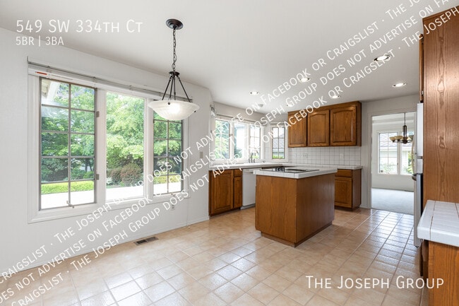 Building Photo - 549 SW 334th Ct