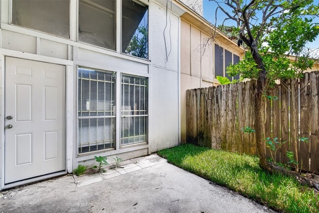 Building Photo - 12227 W Village Dr