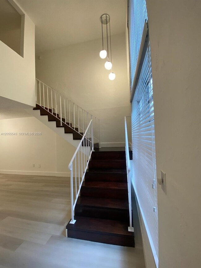 Building Photo - 10901 N Kendall Dr