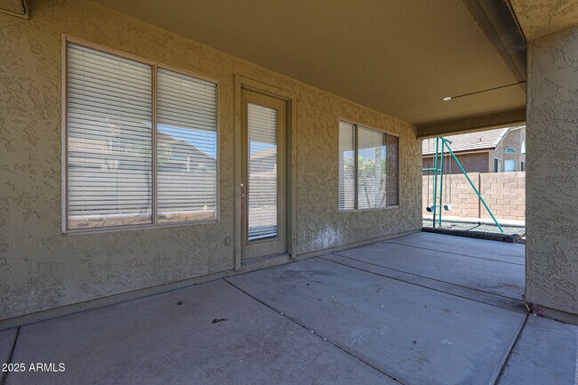 Building Photo - 2568 E Santa Rosa Dr