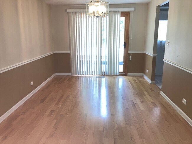 Building Photo - 324 W Weathersfield Way