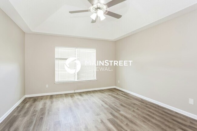 Building Photo - 4 Bedroom Pet-Friendly Home in YULEE, FL with Main Street Renewal