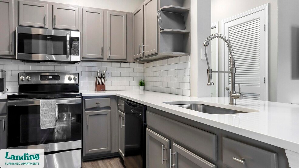 Building Photo - 100 Peyton Pl SW