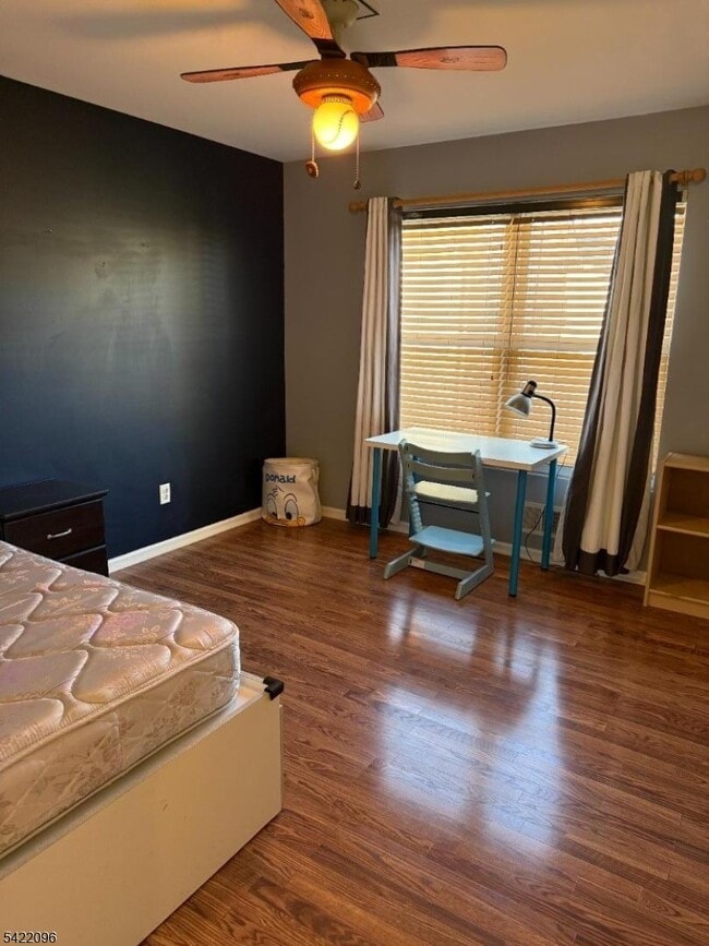 Building Photo - 518 Downer St