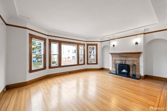 Building Photo - 1605 20th Ave