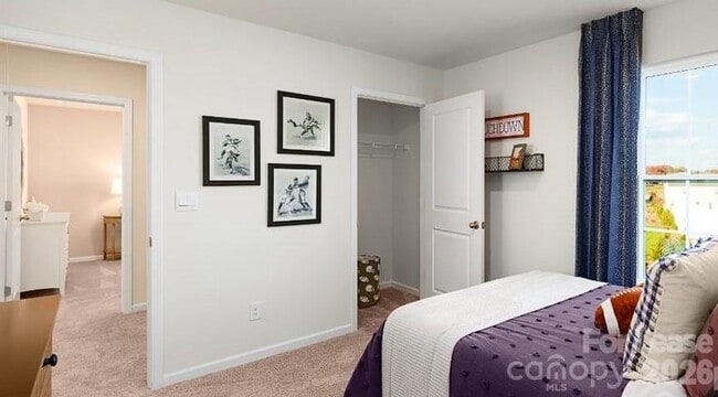 Building Photo - 1720 Vanderlyn St