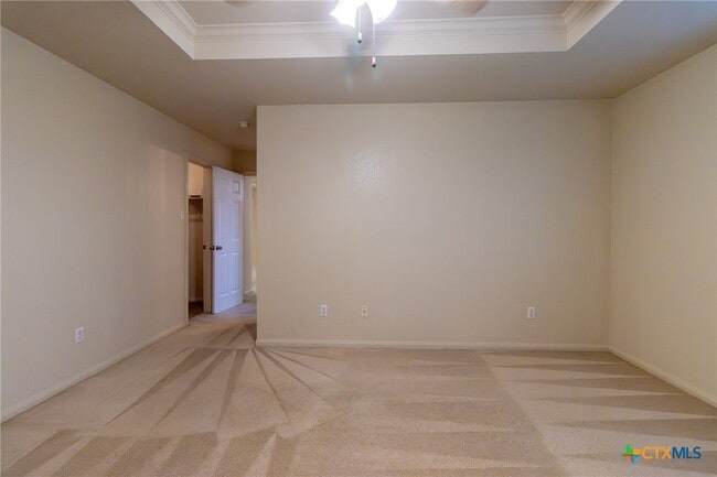 Building Photo - 2203 Maedell Dr