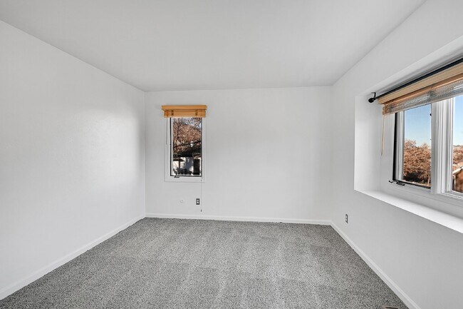 Building Photo - $2,345.00, 2 Bed, 1.5 Bath in Boulder with In Unit Laundry