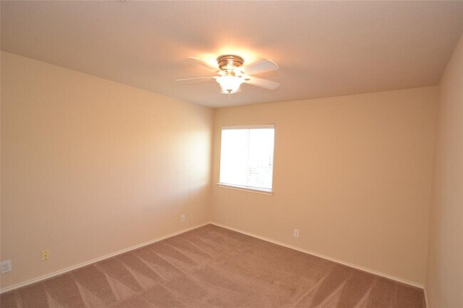 Building Photo - 409 Riverine Way