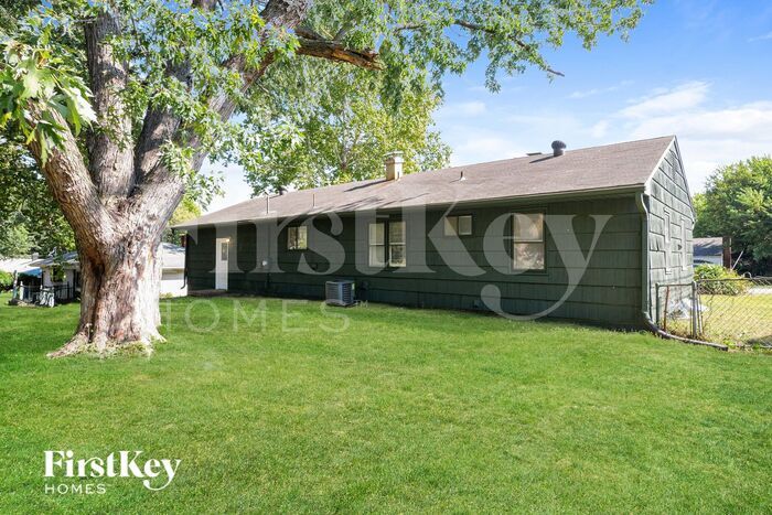 Building Photo - 5816 Lane Ave