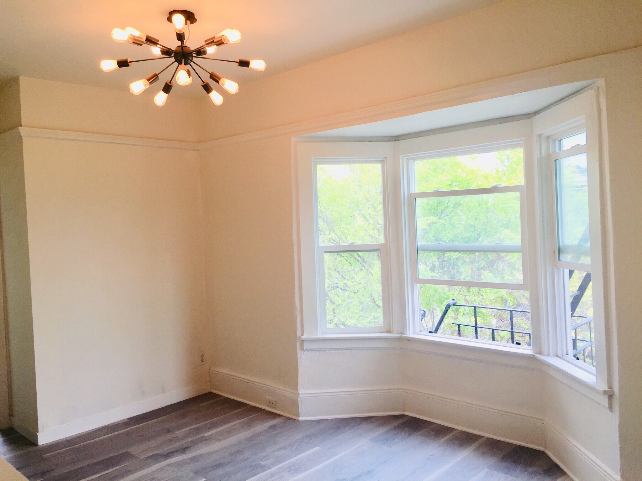 Building Photo - 2567 Folsom St