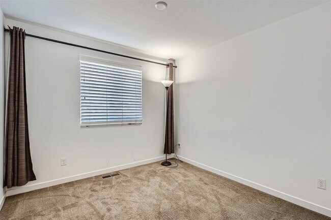 Building Photo - 14621 Domino St