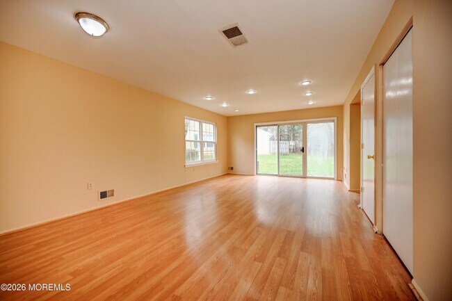 Building Photo - 28 Morgan Pl