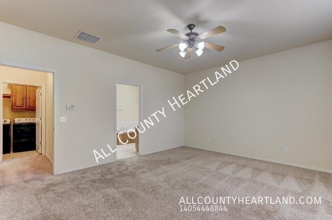 Building Photo - 15813 Traditions Blvd