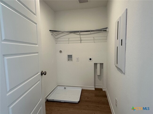 Building Photo - 945 Heartseed Ave