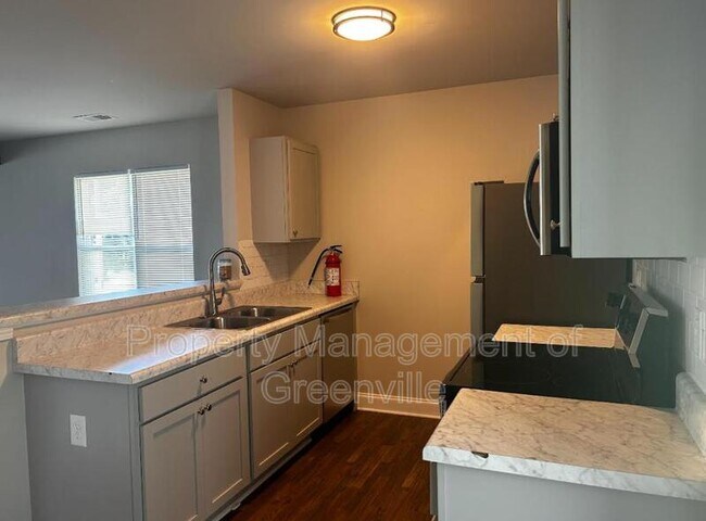 Building Photo - 227 E Church St