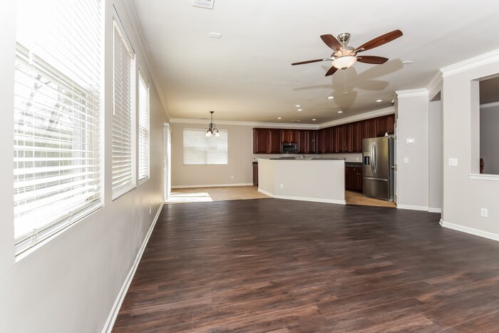 Building Photo - 2722 Groovers Lake Point