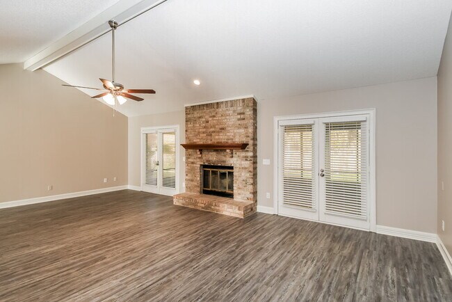 Building Photo - 3146 Chapelwood Ln