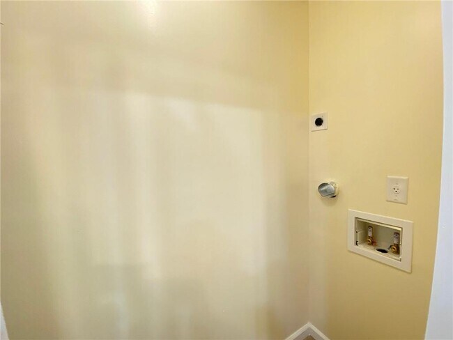 Building Photo - 2264 Salt Springs Pl