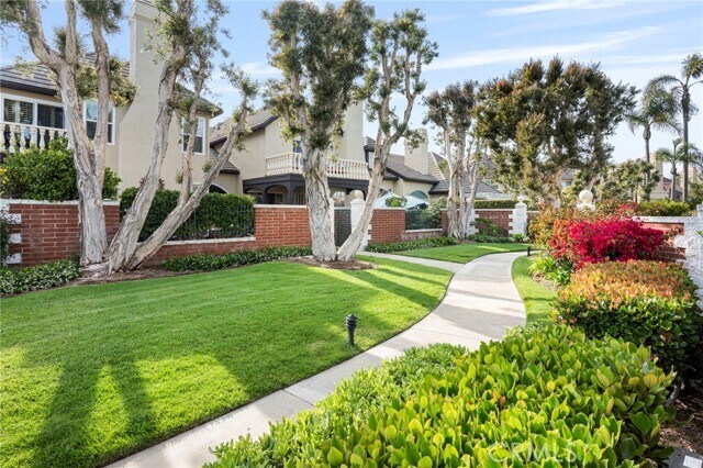 Building Photo - 6216 Greenbrier Dr