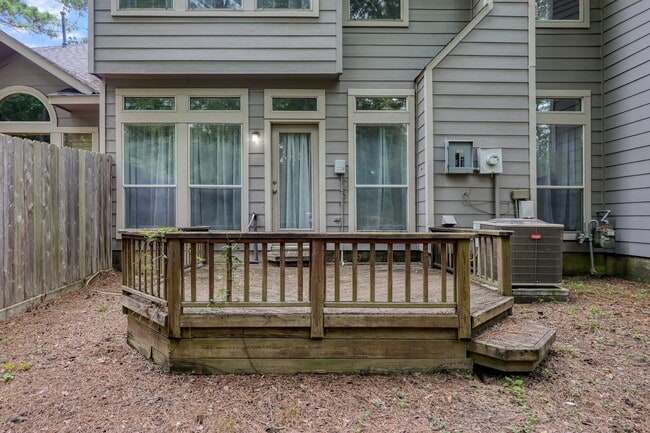 Building Photo - 23 Alderon Woods Pl