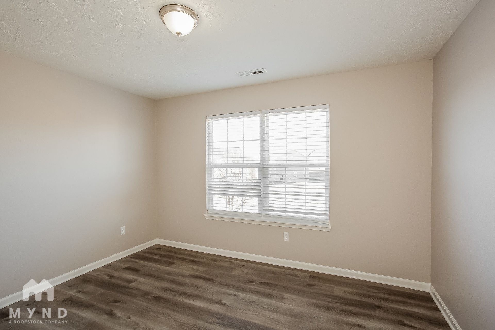 Building Photo - 115 Thistle Wood Dr