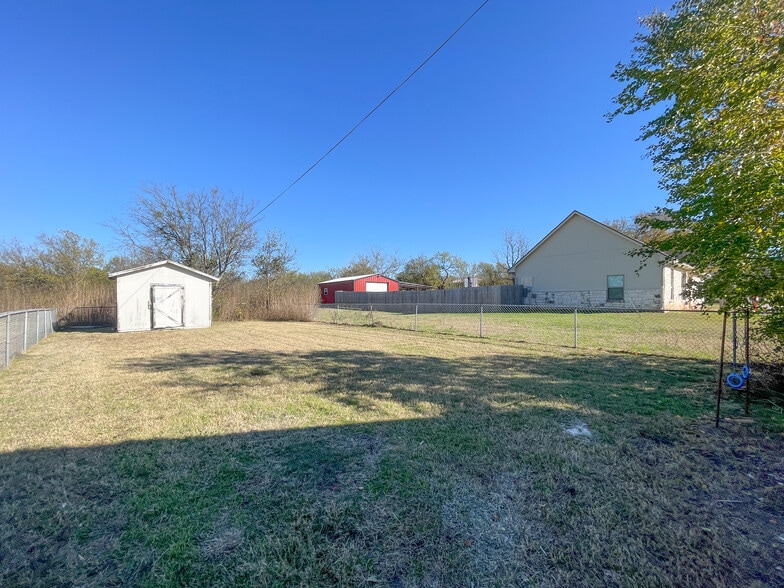 Building Photo - 715 N Bunker Dr