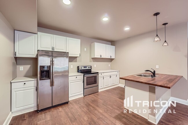 Building Photo - 3893 Ridge Grove Way