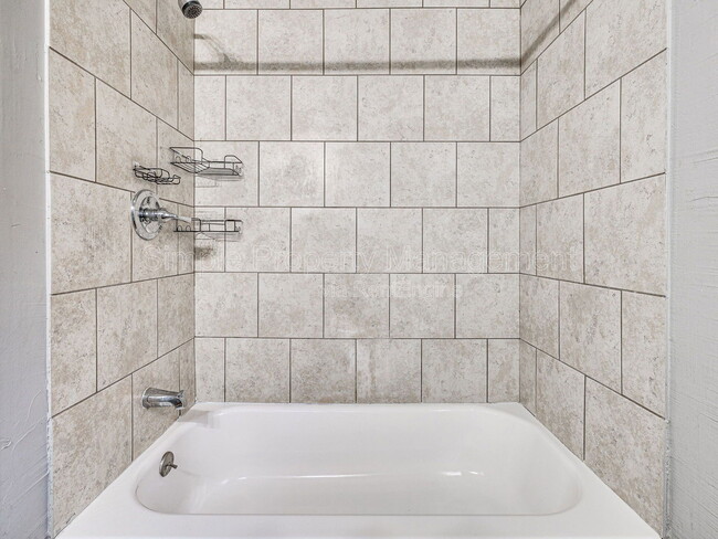 Building Photo - 601 N Wisconsin Ave