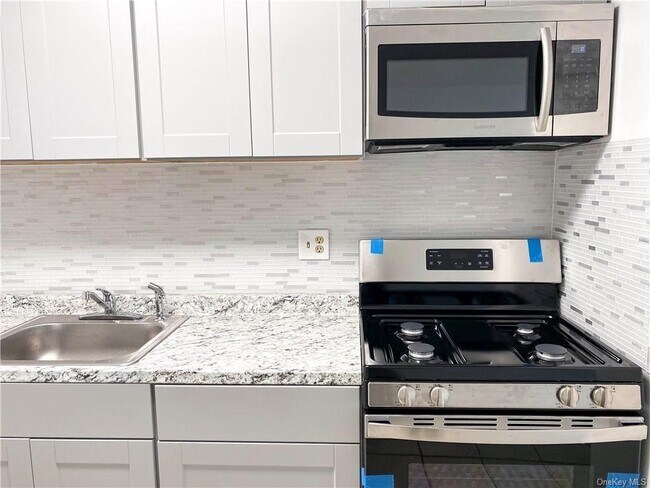 Building Photo - 101 Barclay Manor