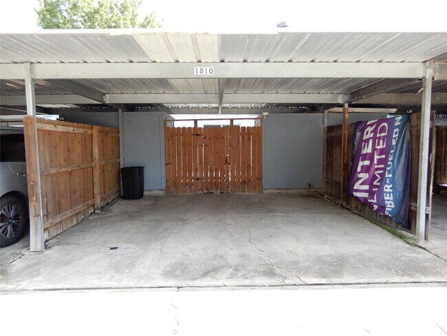 Building Photo - 1810 Country Village Blvd
