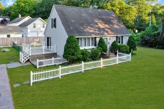 Building Photo - 208 Winnapaug Rd