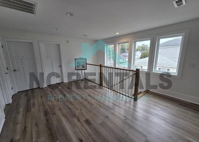 Building Photo - 1501 E Jones St