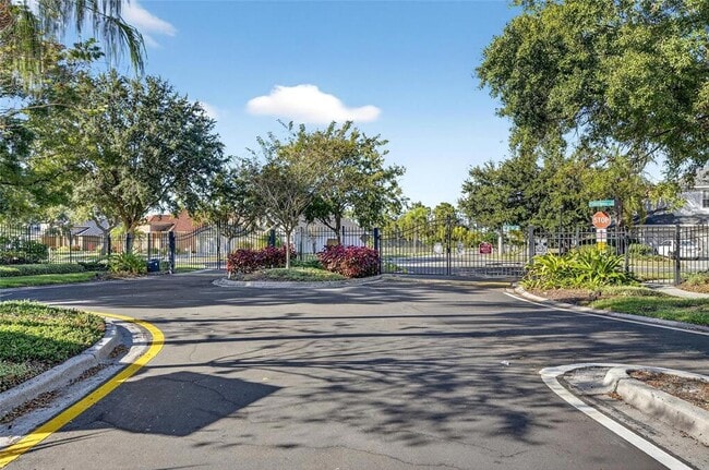 Building Photo - 9115 Pinebreeze Dr