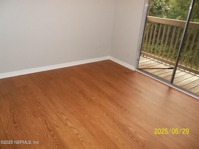 Building Photo - 2300 Twelve Oaks Dr