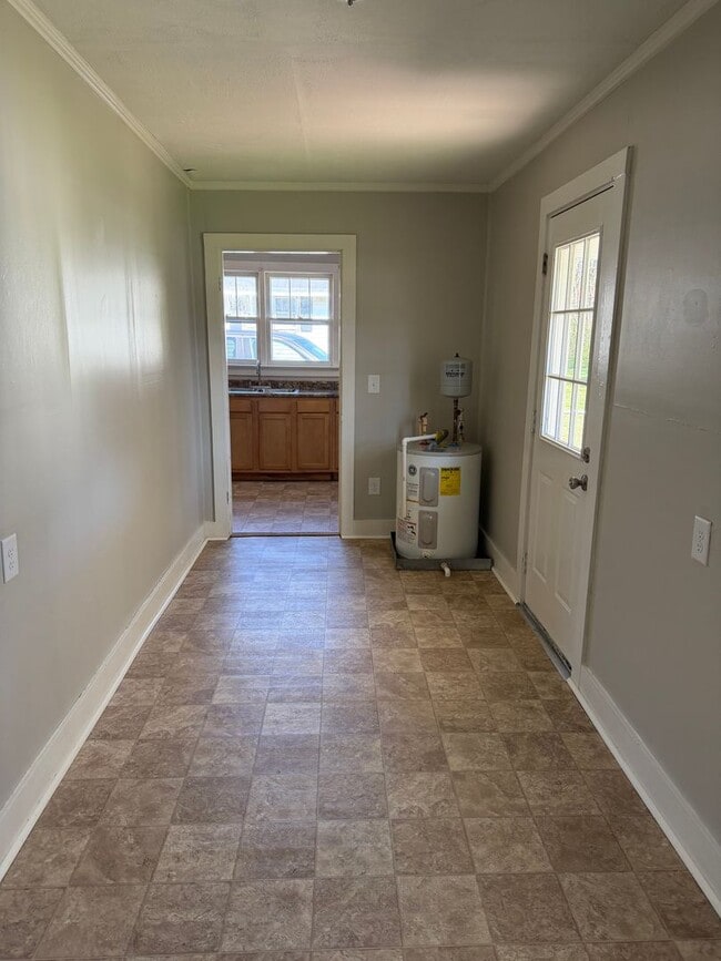 Building Photo - Adorable Cottage with detached garage Lebanon TN