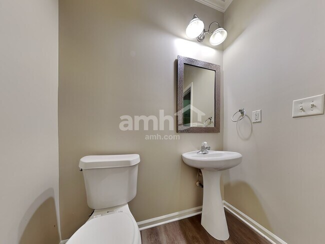 Building Photo - 1054 Falls Brooke Dr