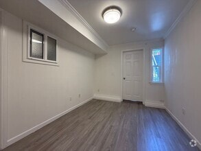 Building Photo - 118 Trumbull St