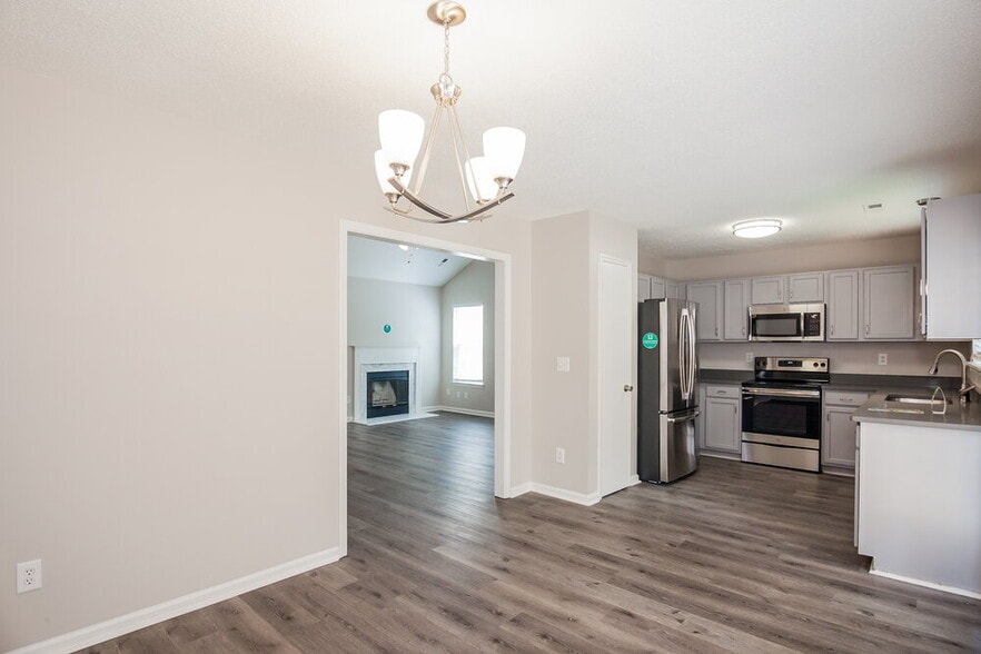 Building Photo - 8631 Bodkin Ct