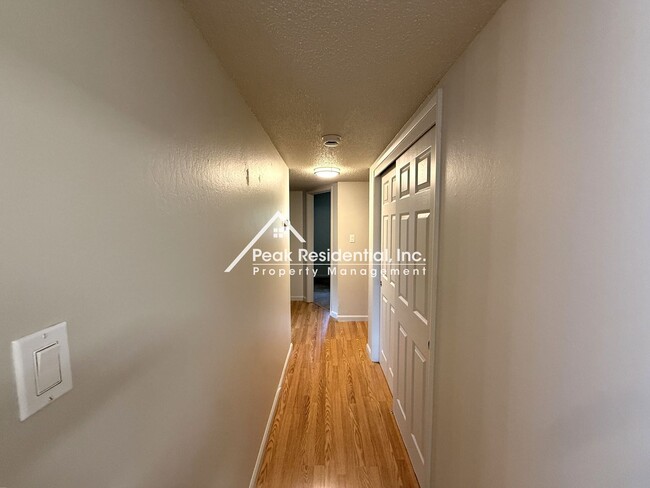 Building Photo - 5368 Elsinore Way