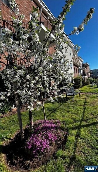 Building Photo - 1002 Unicorn Way